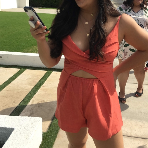 Orange cutout romper - Picture 3 of 4